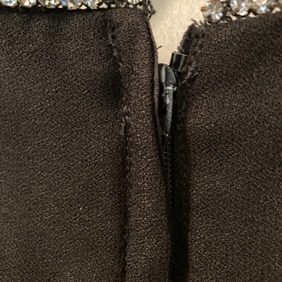Vintage 1960s Black Sleeveless V-Neck Back Zip Crepe Dress w/ Rhinestones Size 0 - Picture 3 of 15